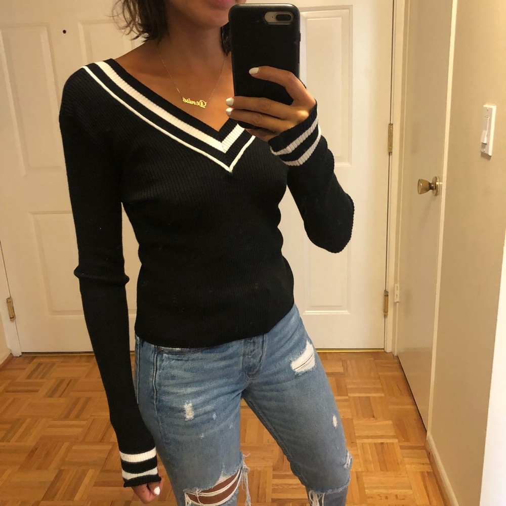 Kendall & Kyle/ Black and white sweater